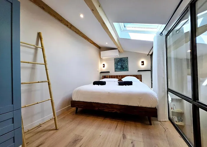 Le Dotec Méditerranéen - Triplex Dans Le Vieil * Antibes