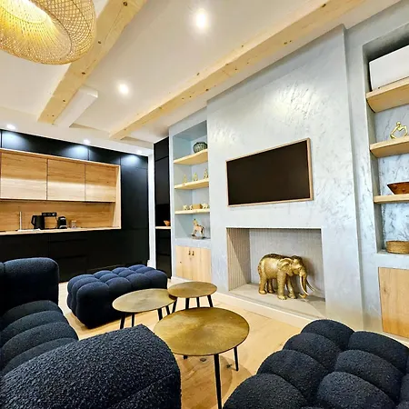 Le Dotec Mediterraneen - Triplex Dans Le Vieil Apartment Antibes