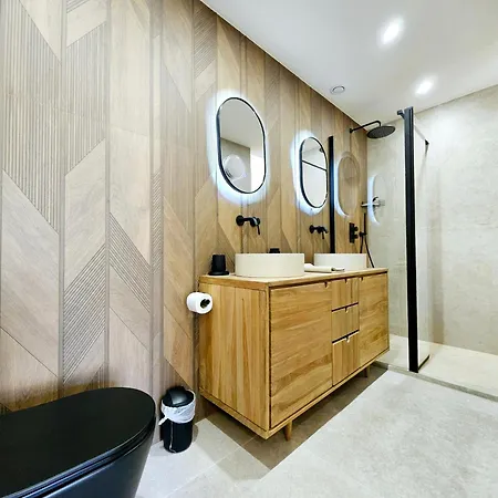 Le Dotec Mediterraneen - Triplex Dans Le Vieil Daire Antibes