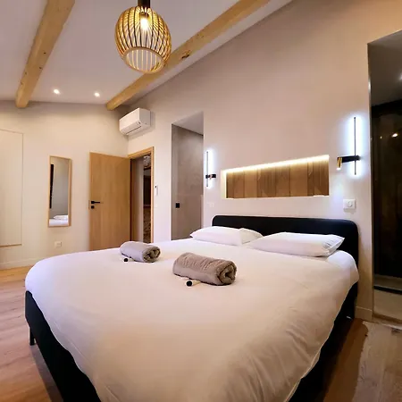 Daire Le Dotec Mediterraneen - Triplex Dans Le Vieil Antibes