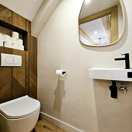 Le Dotec Mediterraneen - Triplex Dans Le Vieil Daire Antibes