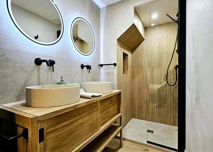 Le Dotec Mediterraneen - Triplex Dans Le Vieil Apartment Antibes