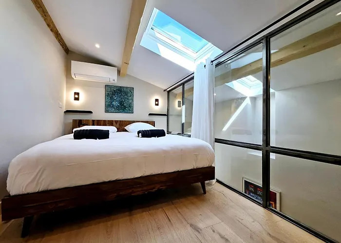 Le Dotec Mediterraneen - Triplex Dans Le Vieil Apartment *